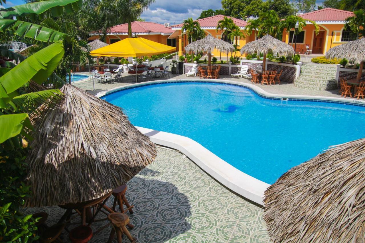 Apart Hotel Acuarious De Luis Estelí Eksteriør bilde